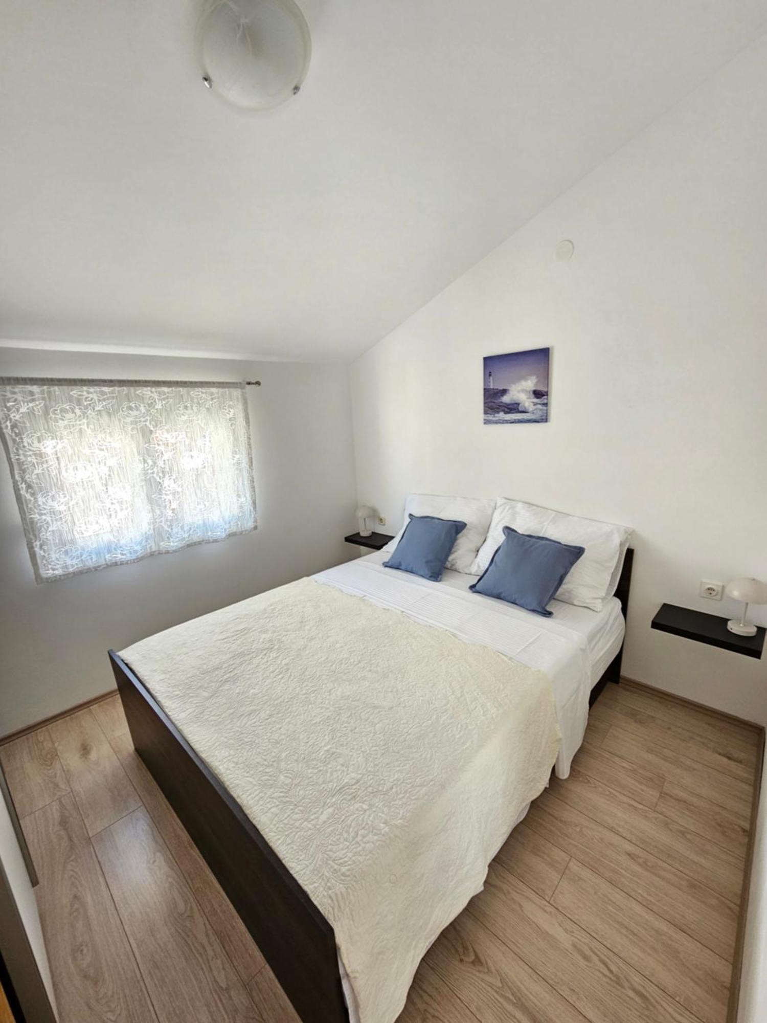 Apartment Vip Pirovac Exterior foto